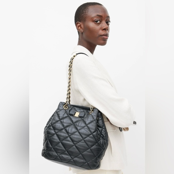 Gorgeous classic - Picture 2 of 3